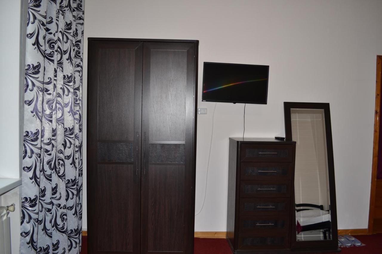 Art Hotel Chernivtsi Exterior photo